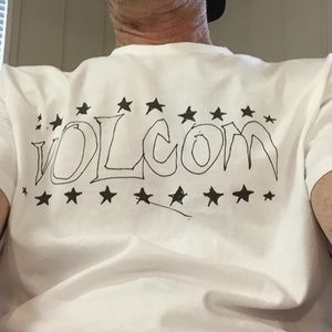 Volcom tshirt